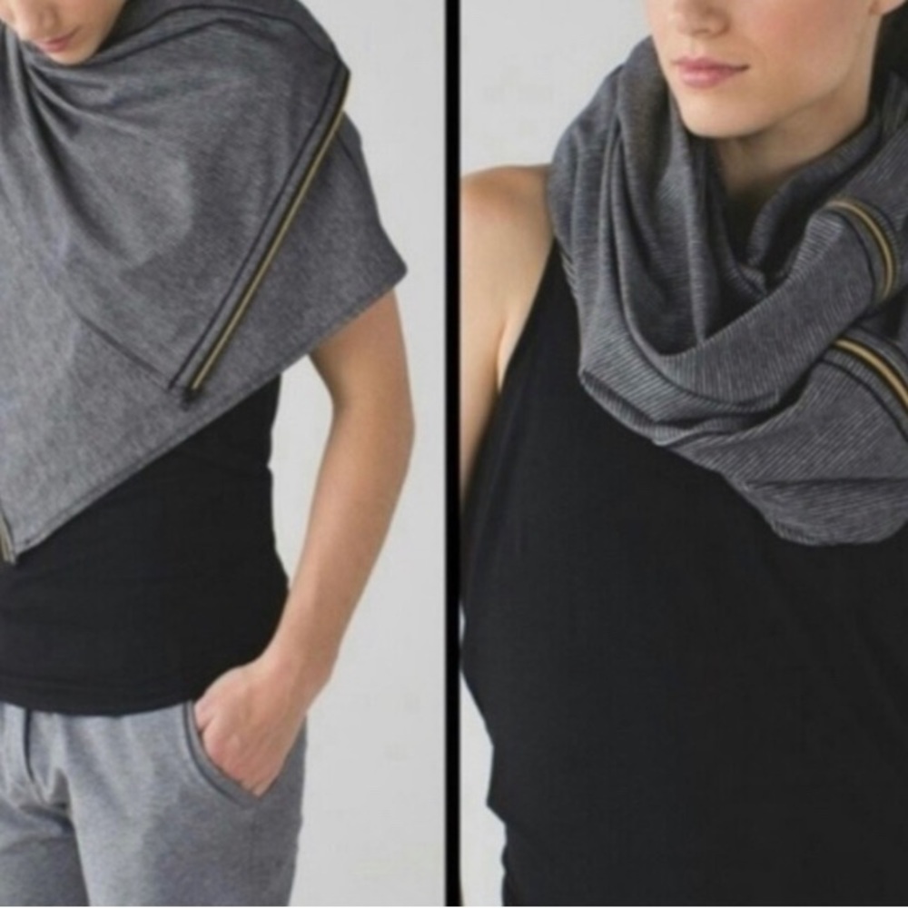 Lululemon beautiful Scarf Wrap purple/Black